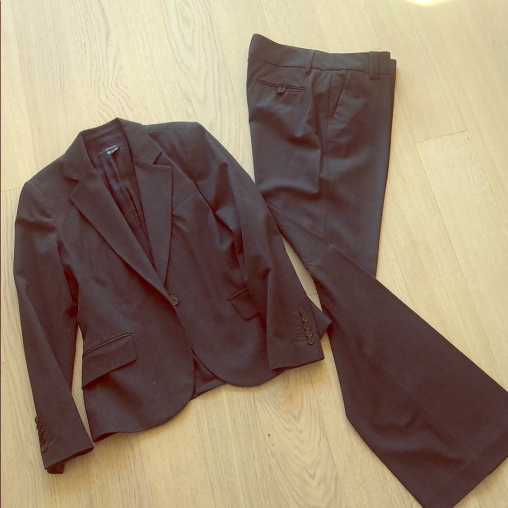 Gorgeous Grey Women’s Suit Jacket size 10